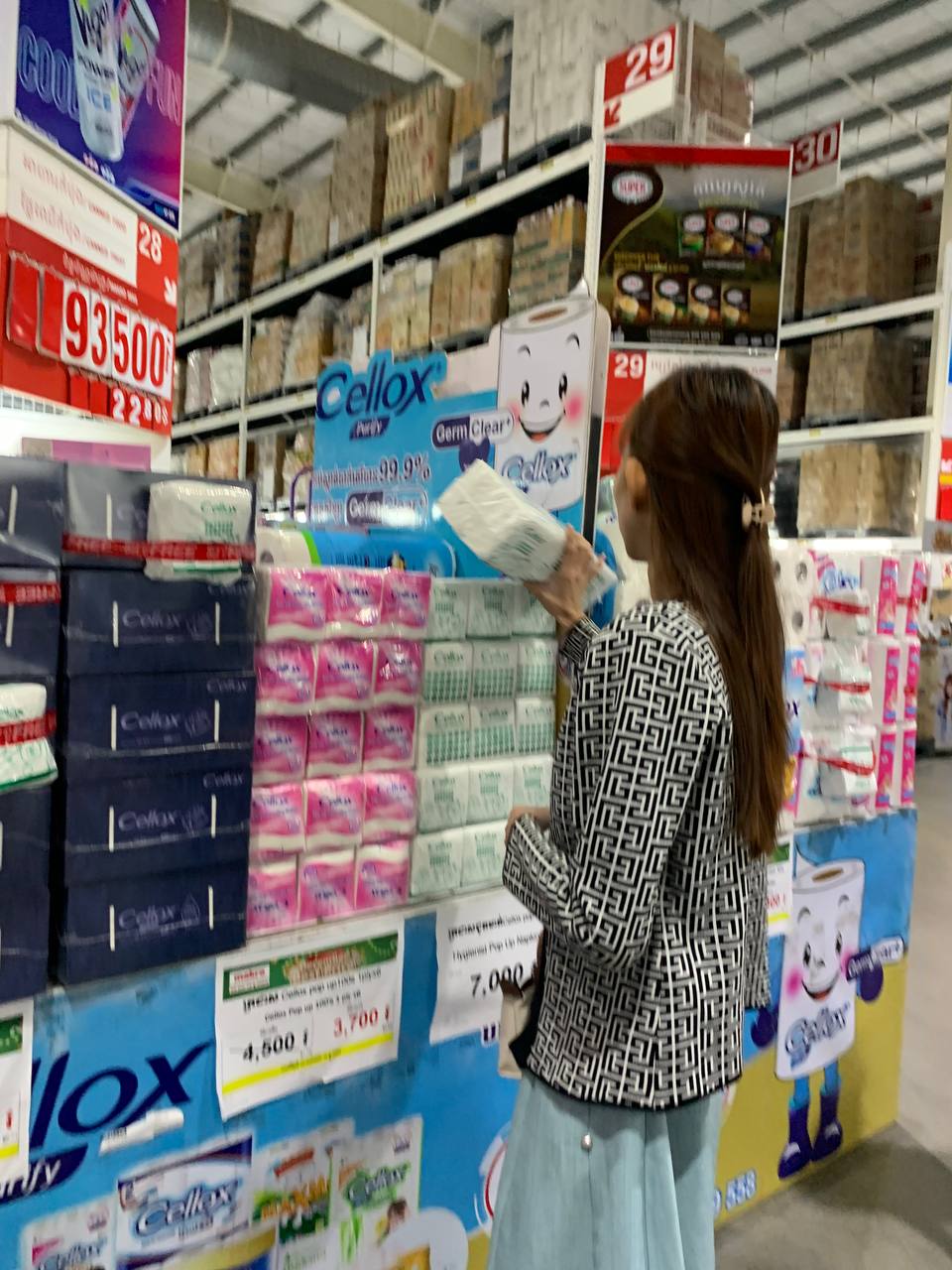 Modern Trade Distribution Boosting FMCG Sales with BJC Products at Makro Market In Cambodia - Image 44